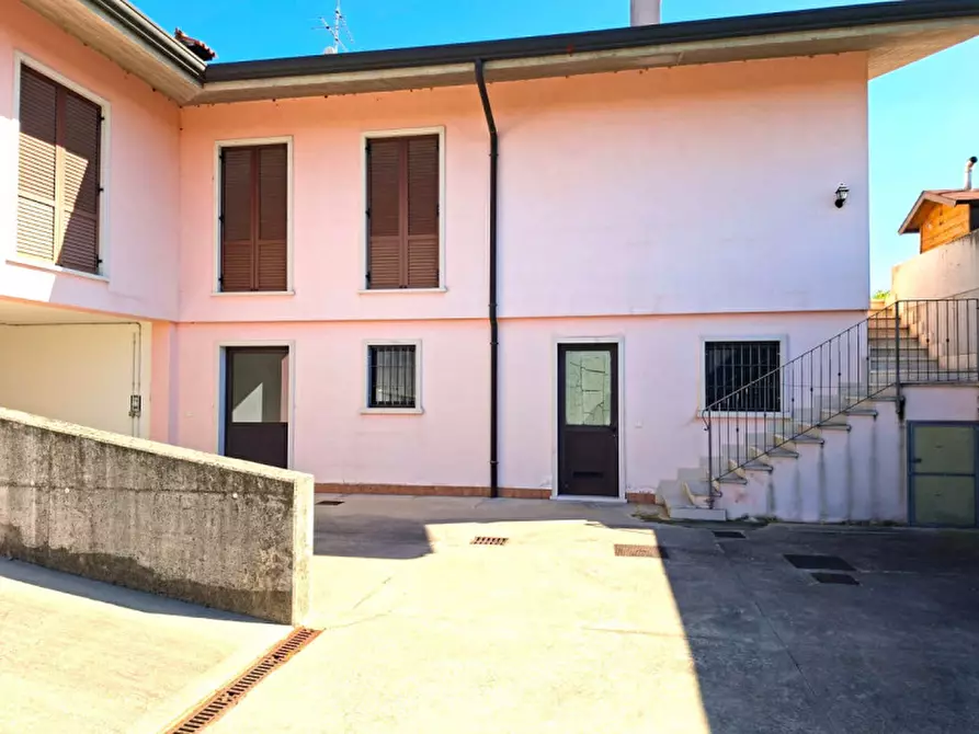 Immagine 15 di Villa in vendita  a Villafranca Di Verona