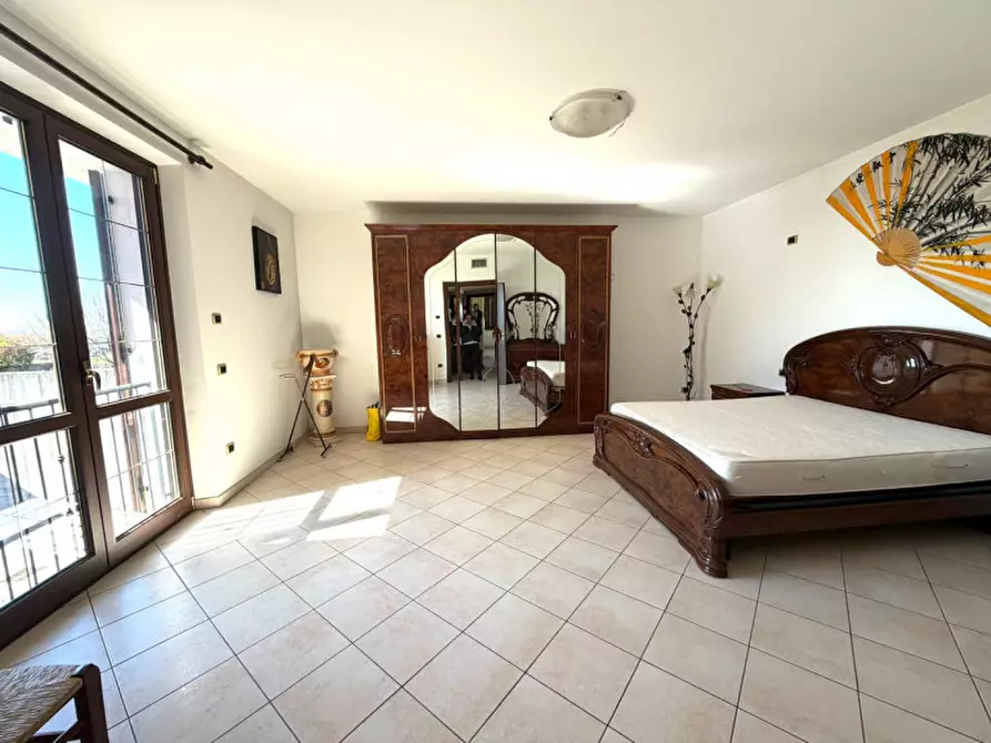 Immagine 29 di Villa in vendita  a Villafranca Di Verona