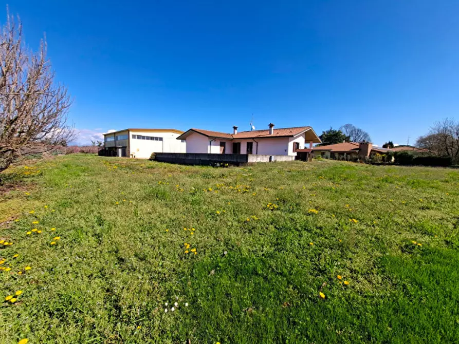 Immagine 38 di Villa in vendita  a Villafranca Di Verona