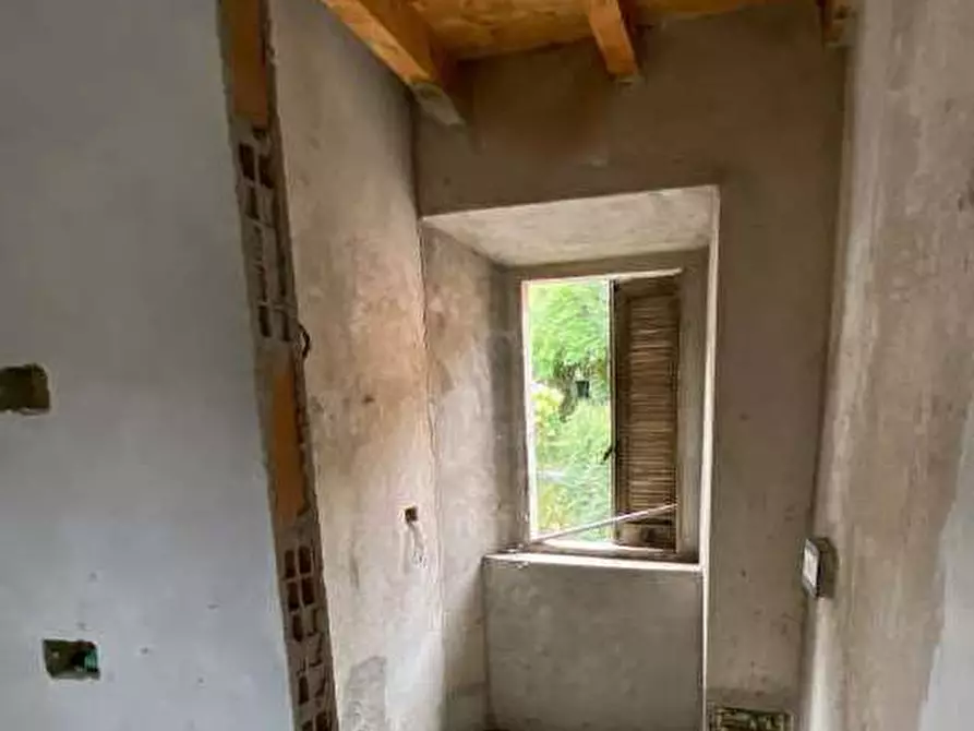 Immagine 5 di Appartamento in vendita  in Via Guglielmo Marconi 25 - 21050 Besano (VA) a Besano