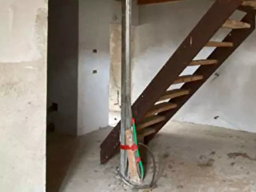 Immagine 7 di Appartamento in vendita  in Via Guglielmo Marconi 25 - 21050 Besano (VA) a Besano