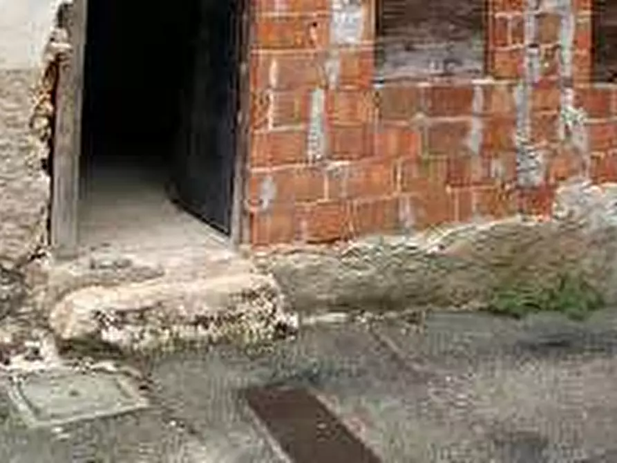 Immagine 14 di Appartamento in vendita  in Via Guglielmo Marconi 25 - 21050 Besano (VA) a Besano