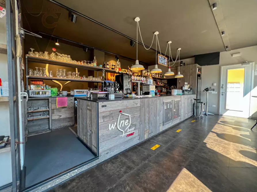 Immagine 3 di Negozio in vendita  in Via Castello a Piove Di Sacco