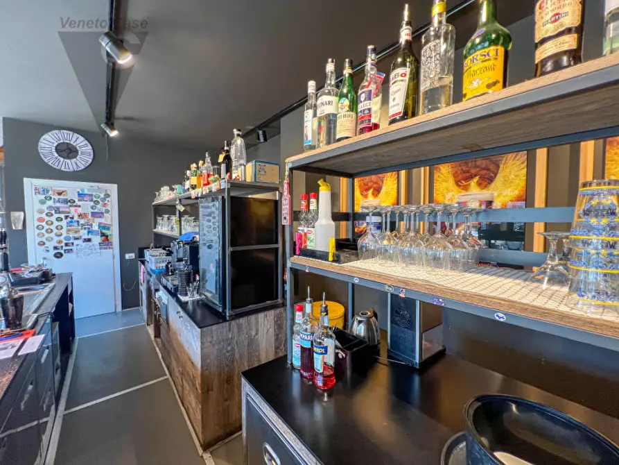 Immagine 7 di Negozio in vendita  in Via Castello a Piove Di Sacco