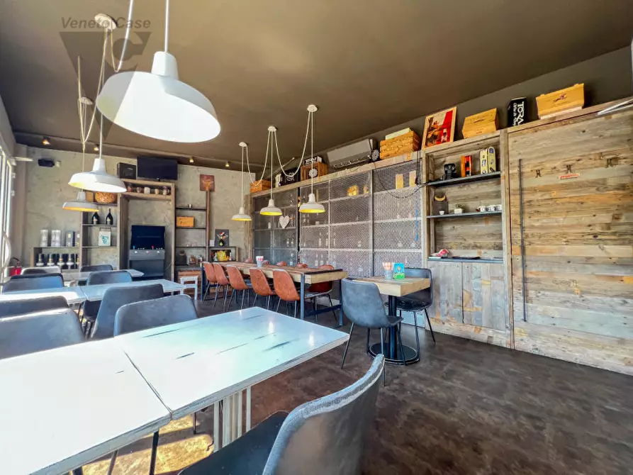 Immagine 9 di Negozio in vendita  in Via Castello a Piove Di Sacco