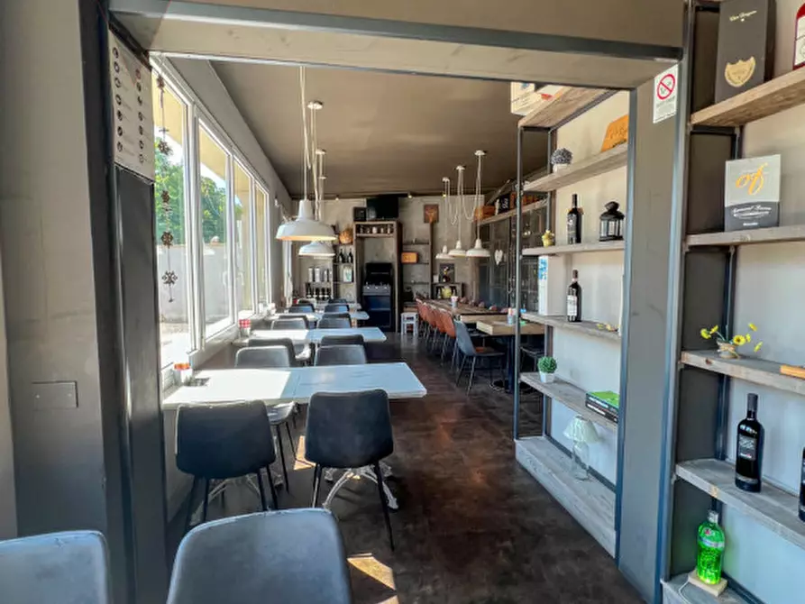 Immagine 15 di Negozio in vendita  in Via Castello a Piove Di Sacco