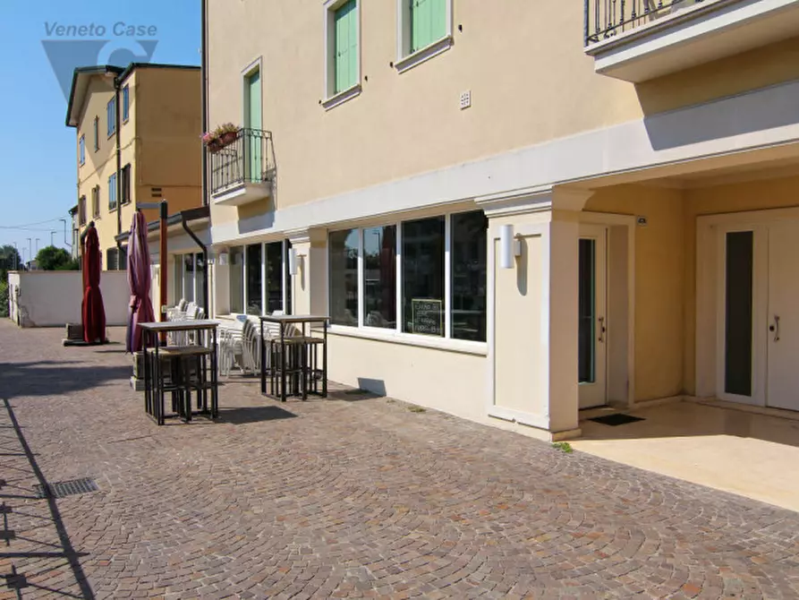 Immagine 18 di Negozio in vendita  in Via Castello a Piove Di Sacco