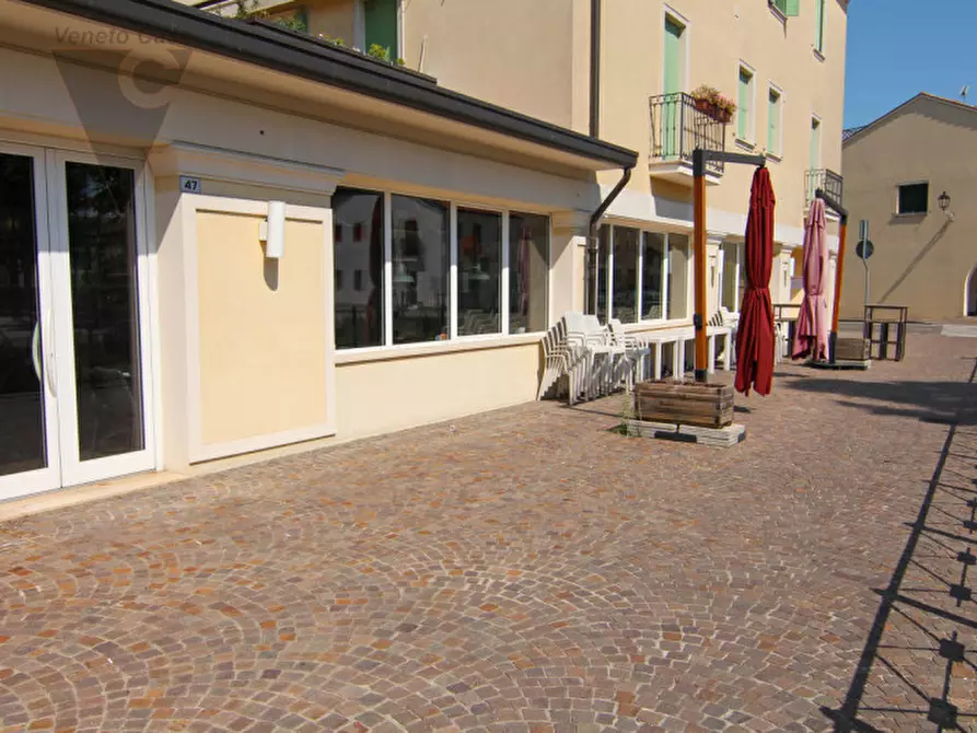 Immagine 19 di Negozio in vendita  in Via Castello a Piove Di Sacco