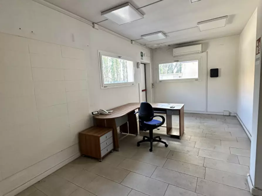 Immagine 3 di Capannone industriale in affitto  in Via Luigi Coletti a Venezia