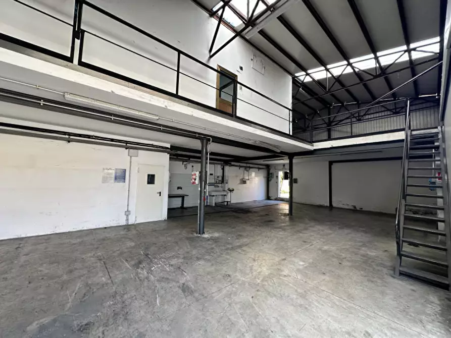 Immagine 4 di Capannone industriale in affitto  in Via Luigi Coletti a Venezia