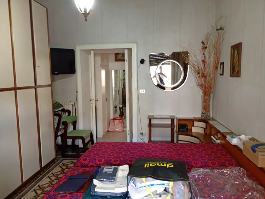 Immagine 3 di Appartamento in vendita  in via E.A Mario 25 a Napoli