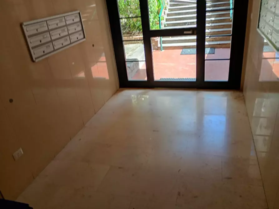 Immagine 7 di Appartamento in vendita  in via E.A Mario 25 a Napoli