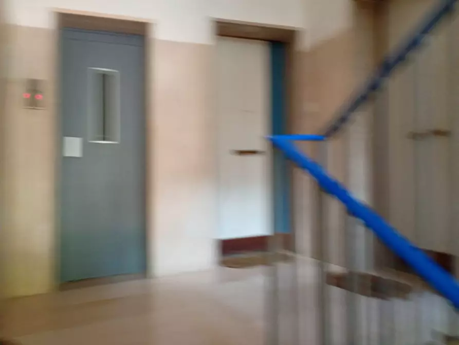 Immagine 8 di Appartamento in vendita  in via E.A Mario 25 a Napoli