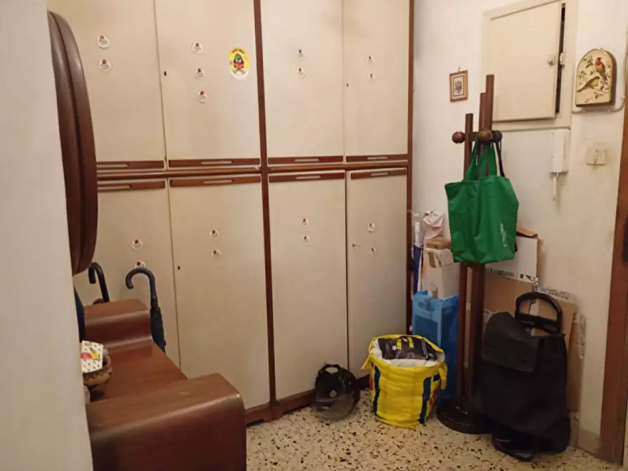 Immagine 13 di Appartamento in vendita  in via E.A Mario 25 a Napoli