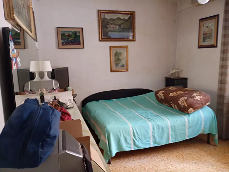 Immagine 30 di Appartamento in vendita  in via E.A Mario 25 a Napoli