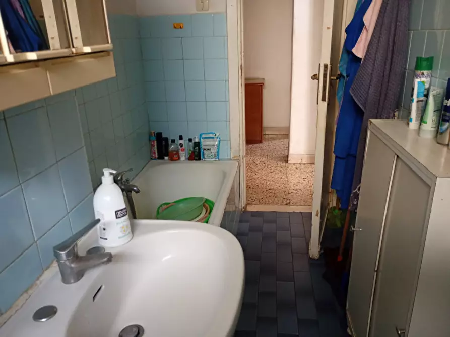 Immagine 32 di Appartamento in vendita  in via E.A Mario 25 a Napoli