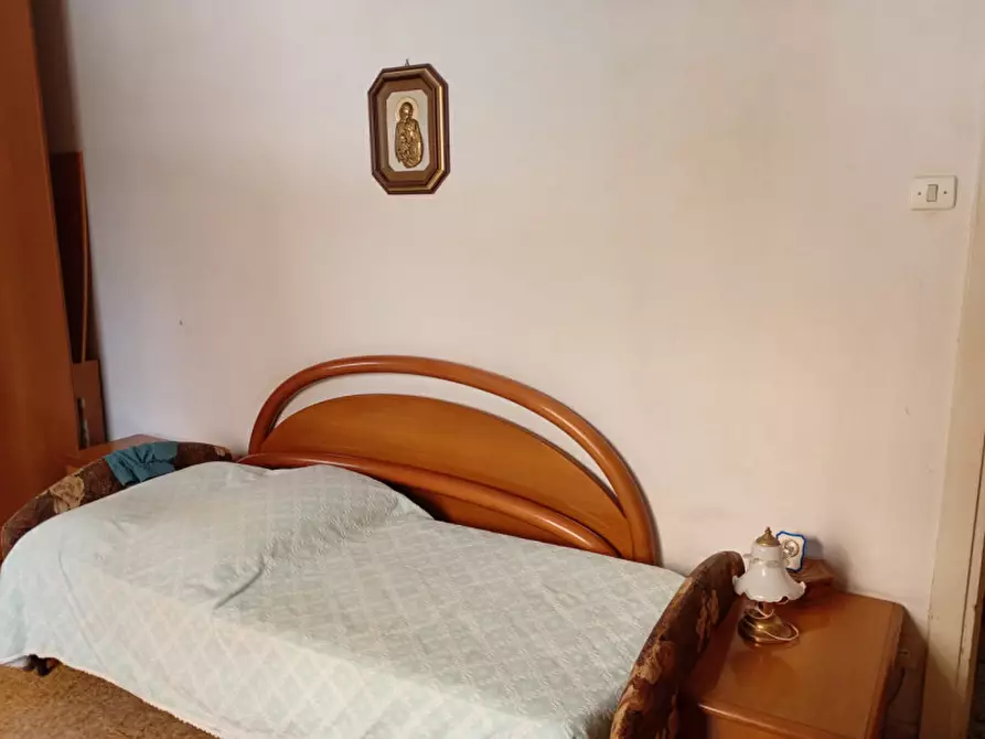 Immagine 35 di Appartamento in vendita  in via E.A Mario 25 a Napoli