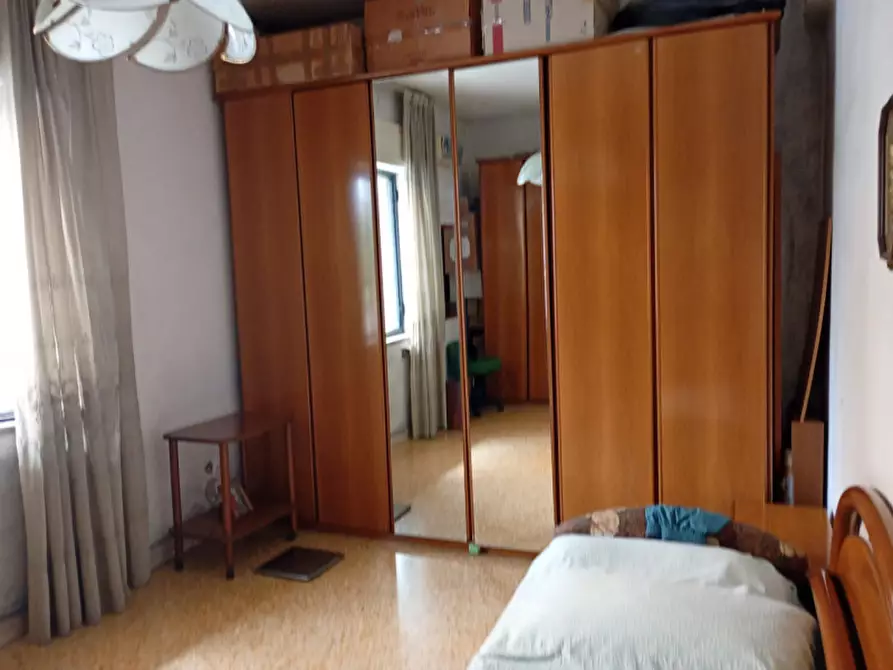 Immagine 41 di Appartamento in vendita  in via E.A Mario 25 a Napoli