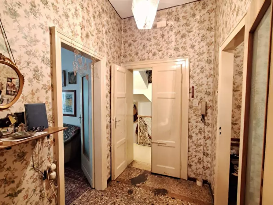 Immagine 5 di Palazzo in vendita  in Corso del Popolo a Rovigo