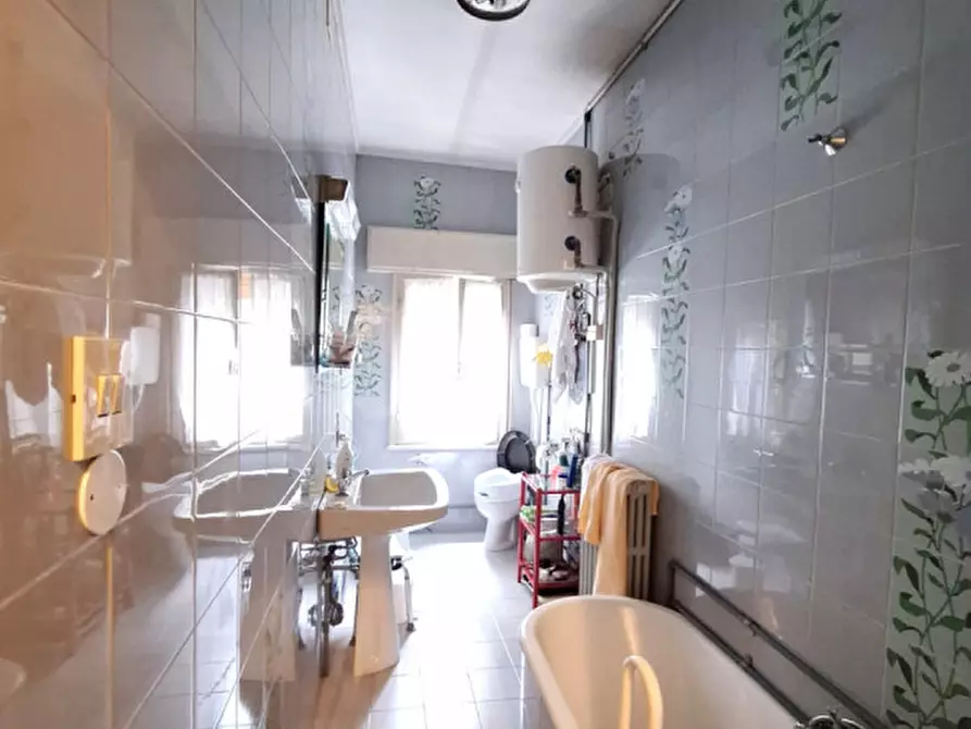 Immagine 12 di Palazzo in vendita  in Corso del Popolo a Rovigo