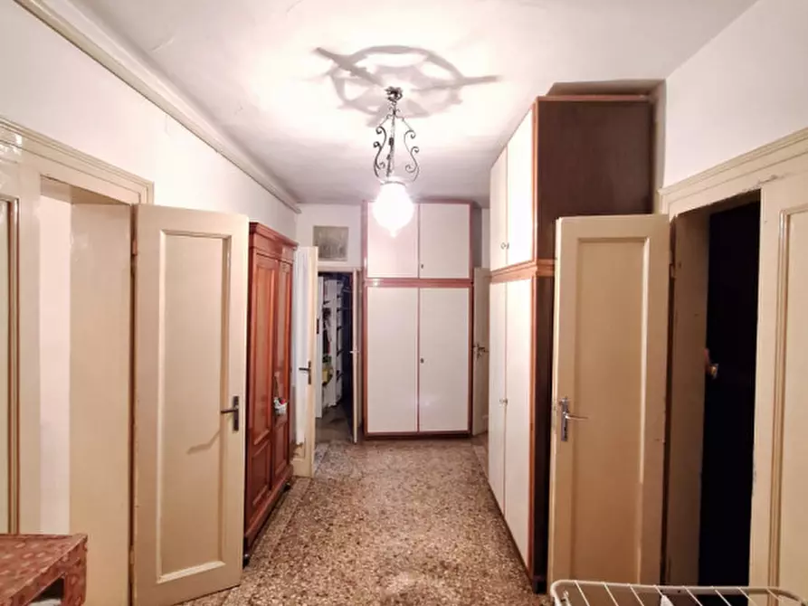 Immagine 14 di Palazzo in vendita  in Corso del Popolo a Rovigo