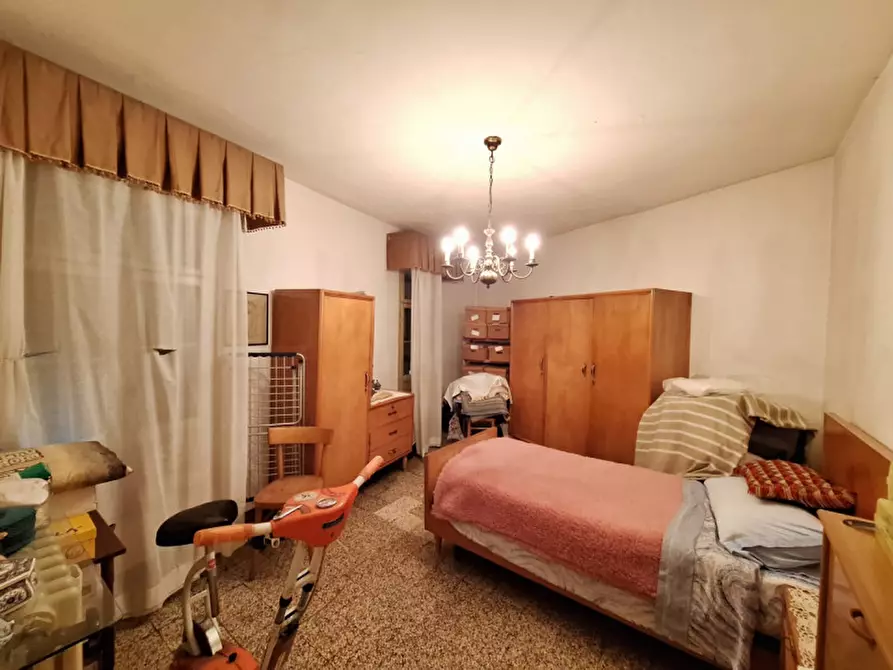 Immagine 18 di Palazzo in vendita  in Corso del Popolo a Rovigo