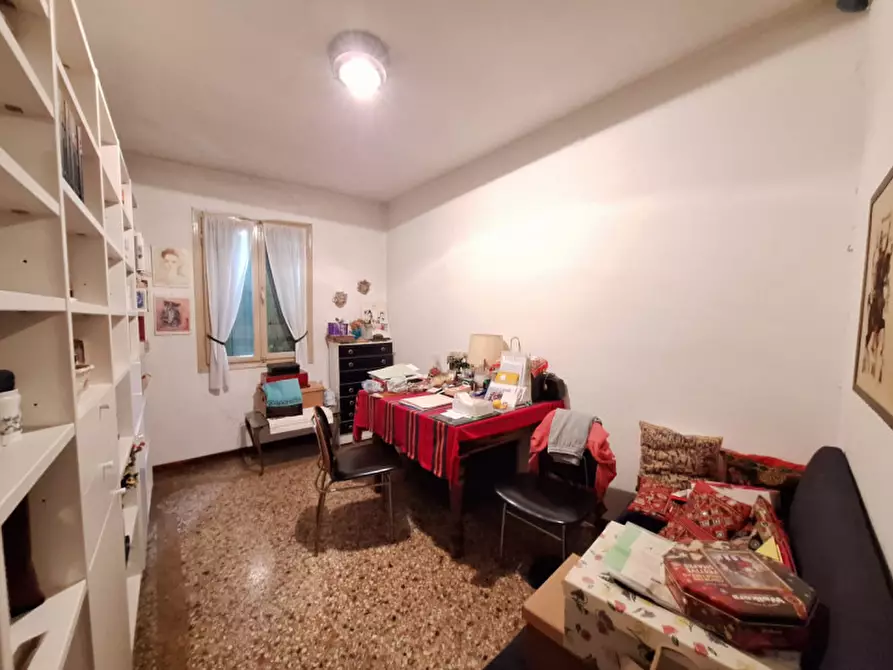 Immagine 21 di Palazzo in vendita  in Corso del Popolo a Rovigo