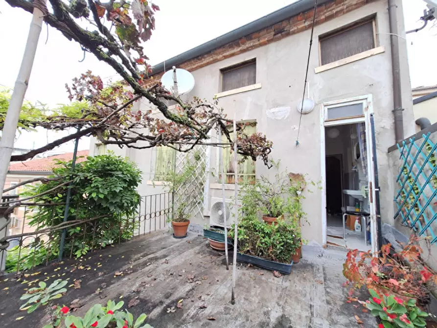 Immagine 24 di Palazzo in vendita  in Corso del Popolo a Rovigo