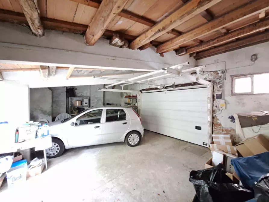 Immagine 29 di Palazzo in vendita  in Corso del Popolo a Rovigo