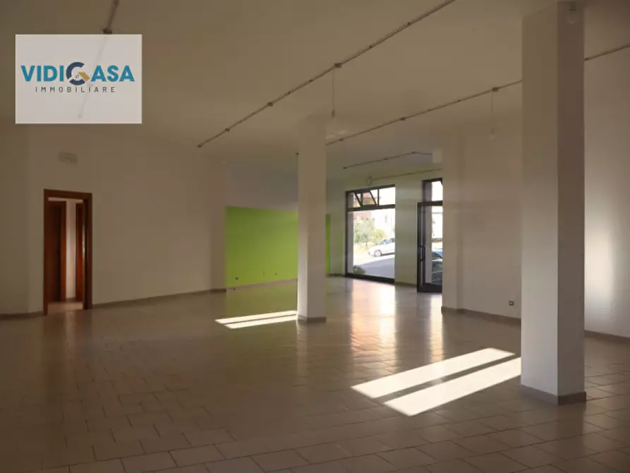 Immagine 13 di Attività commerciale in affitto  in Via Cavalcanti 72 a Montescaglioso