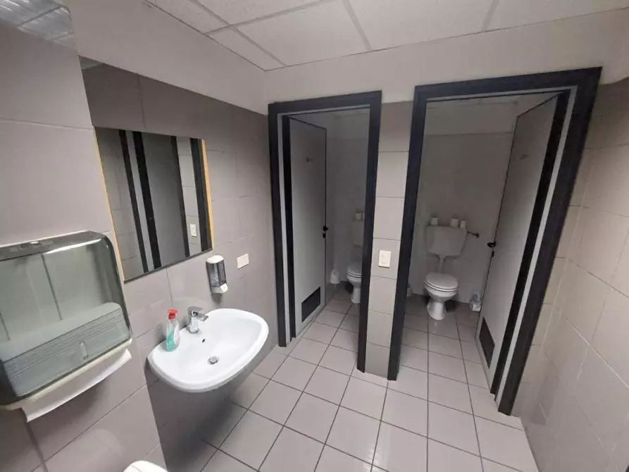 Immagine 8 di Ufficio in vendita  in Via Gaetano Modonesi, 29122 Piacenza PC, Italia a Piacenza