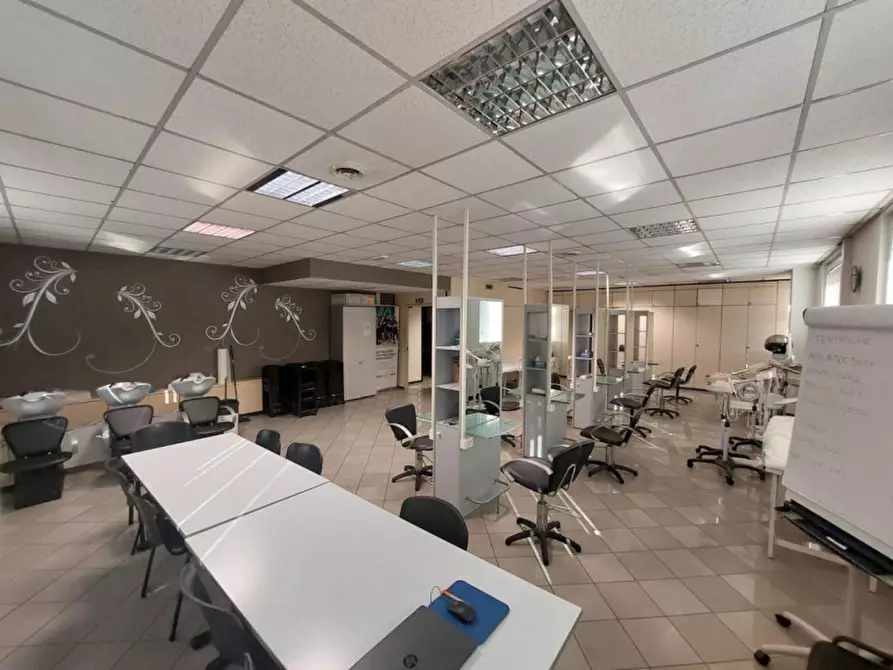 Immagine 12 di Ufficio in vendita  in Via Gaetano Modonesi, 29122 Piacenza PC, Italia a Piacenza