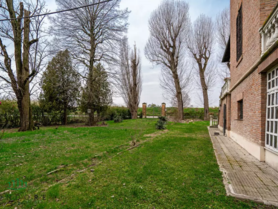 Immagine 32 di Villa in vendita  in Budrio a Budrio