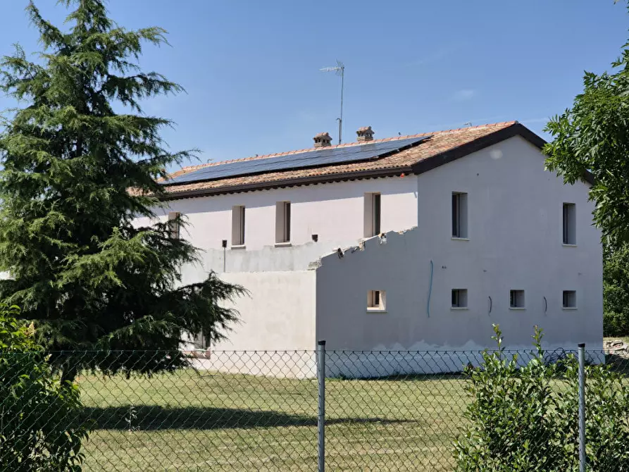 Immagine 1 di Casa bifamiliare in vendita  in via bel bacio 191 a Cesena