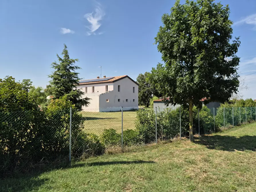 Immagine 2 di Casa bifamiliare in vendita  in via bel bacio 191 a Cesena