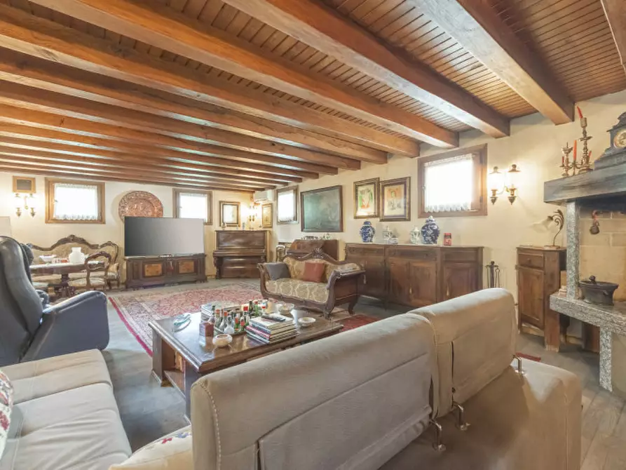 Immagine 1 di Villa in vendita  in Via delle Acquette a Treviso