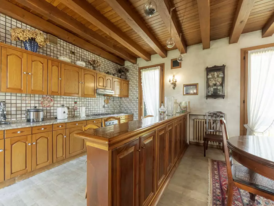 Immagine 3 di Villa in vendita  in Via delle Acquette a Treviso