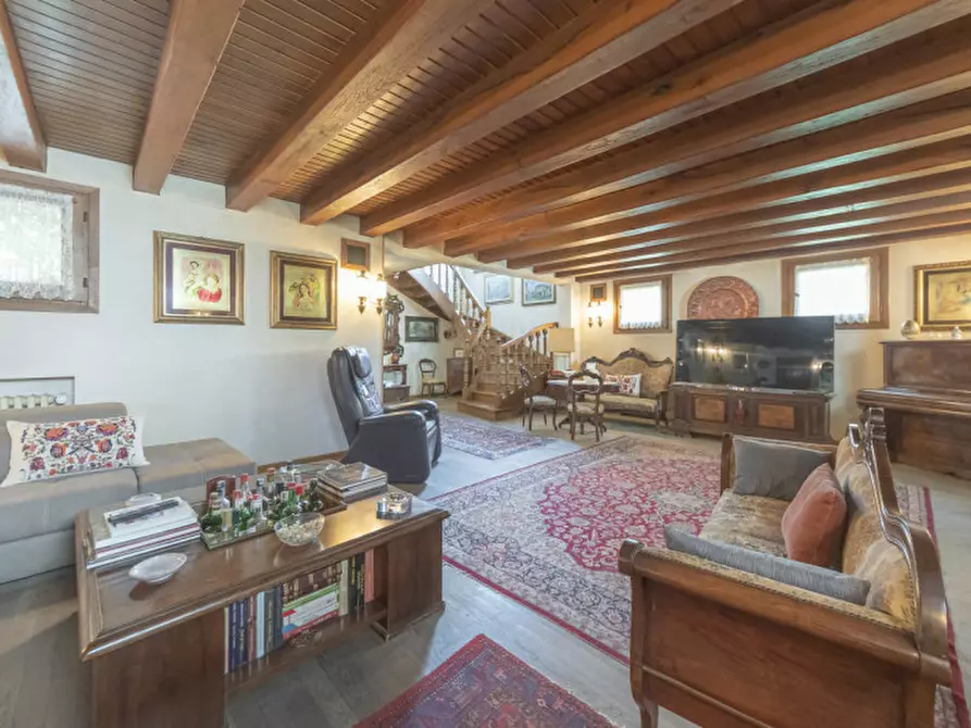 Immagine 4 di Villa in vendita  in Via delle Acquette a Treviso