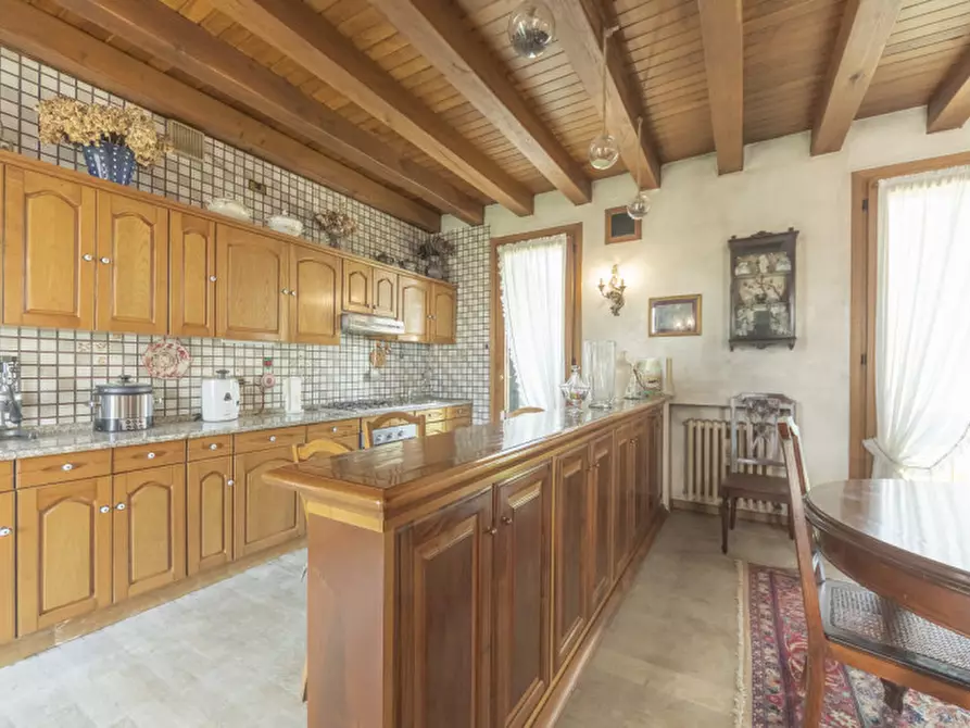Immagine 5 di Villa in vendita  in Via delle Acquette a Treviso