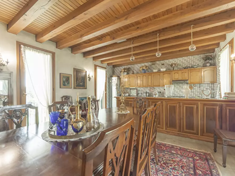 Immagine 6 di Villa in vendita  in Via delle Acquette a Treviso