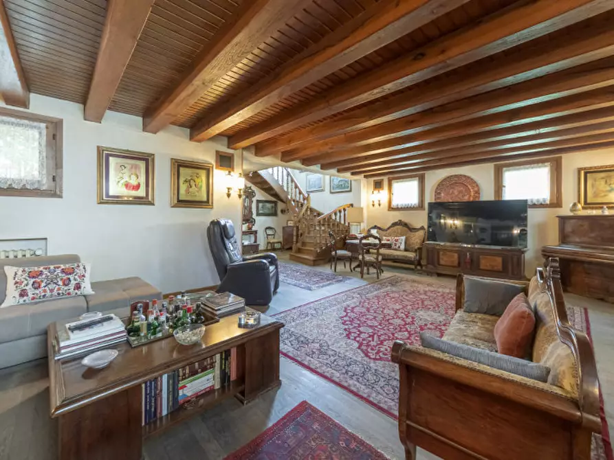 Immagine 7 di Villa in vendita  in Via delle Acquette a Treviso