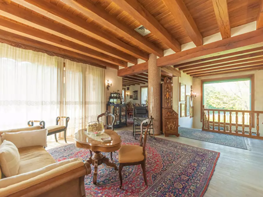 Immagine 7 di Villa in vendita  in Via delle Acquette a Treviso
