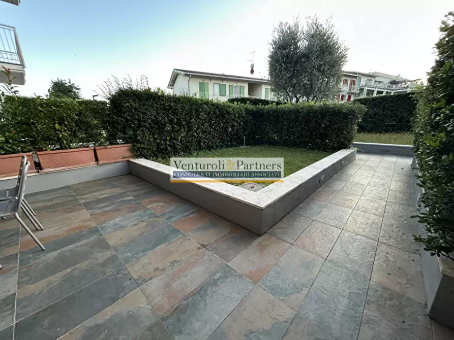 Immagine 16 di Appartamento in vendita  in via Guglielmo Marconi a Padenghe Sul Garda