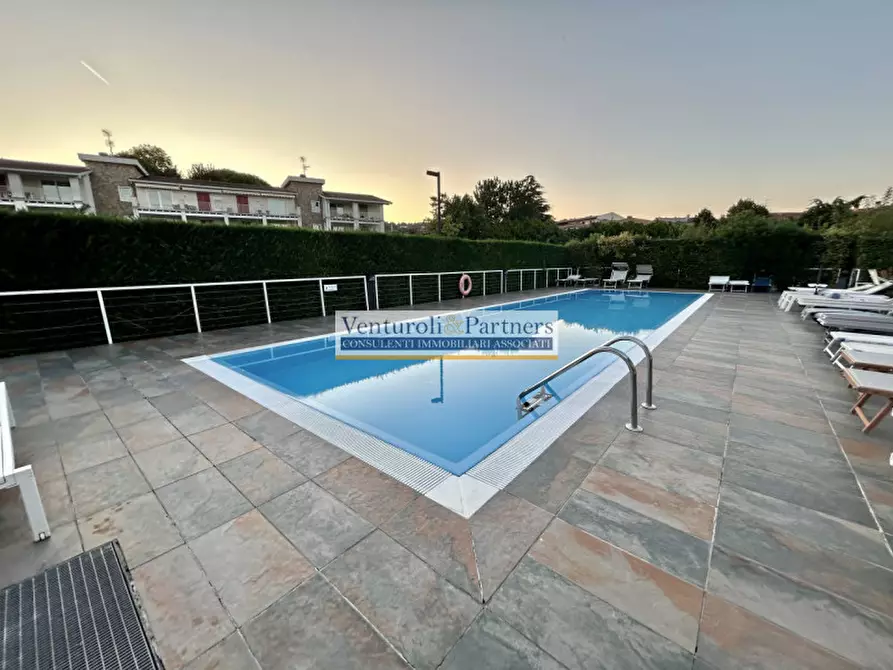 Immagine 17 di Appartamento in vendita  in via Guglielmo Marconi a Padenghe Sul Garda