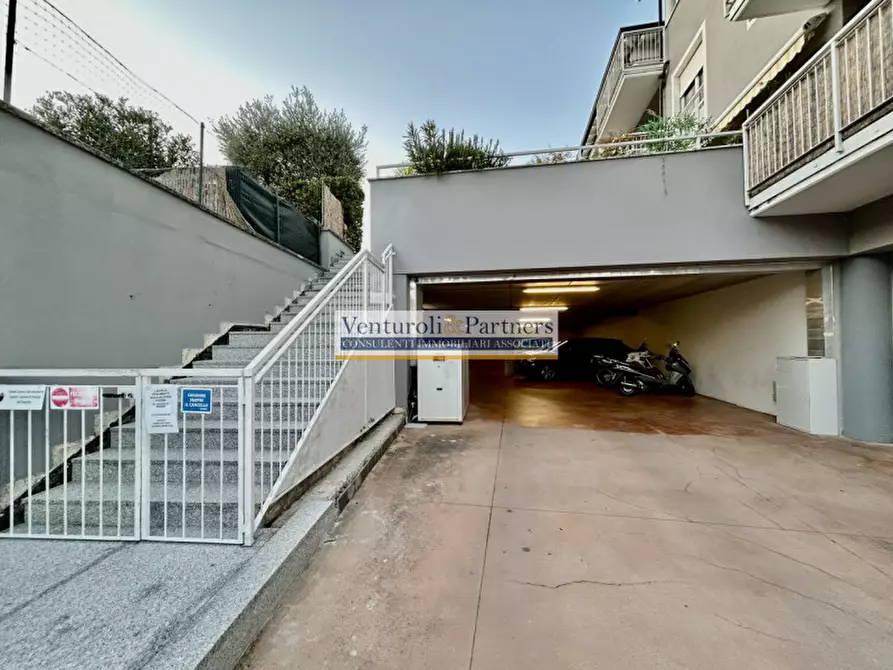 Immagine 19 di Appartamento in vendita  in via Guglielmo Marconi a Padenghe Sul Garda