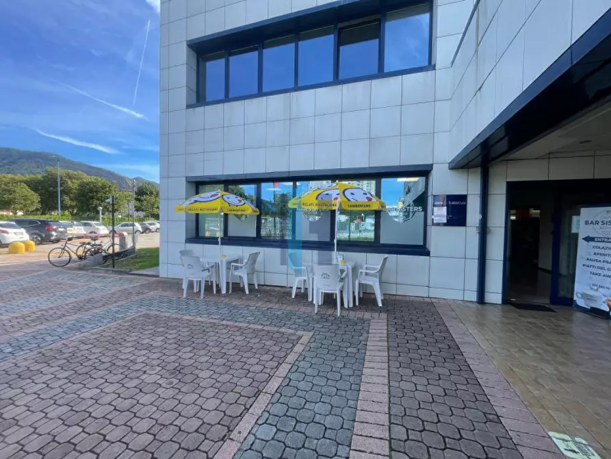 Immagine 2 di Attività commerciale in vendita  in Via Enzo Ferrari 4 a Brescia