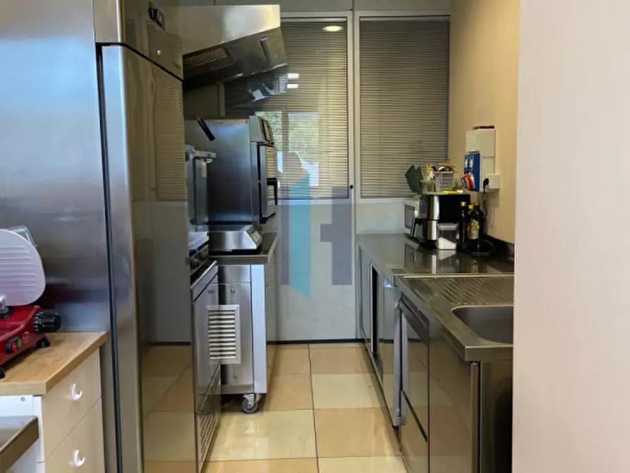 Immagine 9 di Attività commerciale in vendita  in Via Enzo Ferrari 4 a Brescia