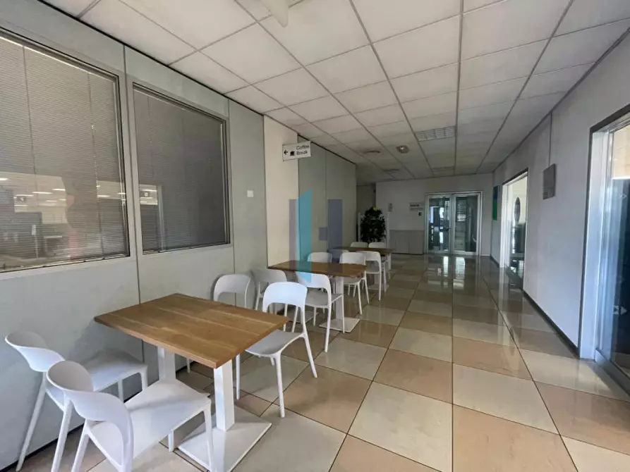 Immagine 15 di Attività commerciale in vendita  in Via Enzo Ferrari 4 a Brescia