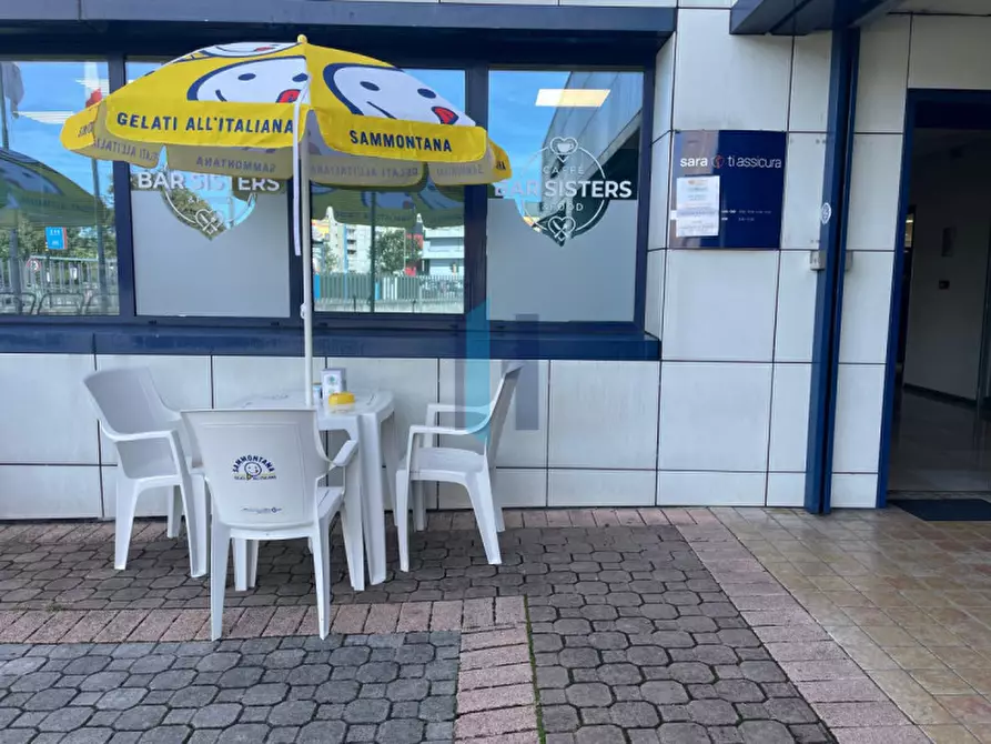 Immagine 34 di Attività commerciale in vendita  in Via Enzo Ferrari 4 a Brescia