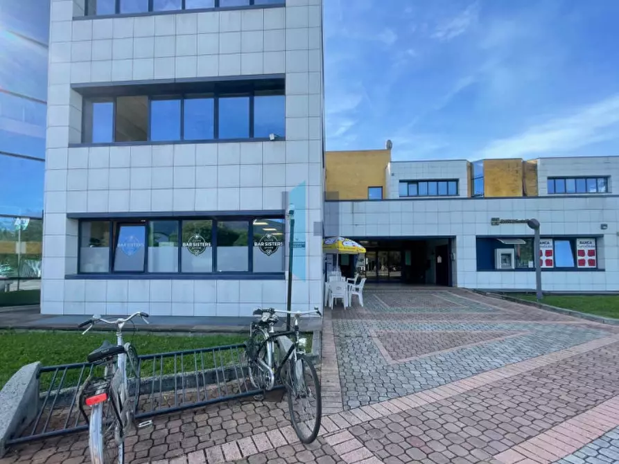 Immagine 35 di Attività commerciale in vendita  in Via Enzo Ferrari 4 a Brescia